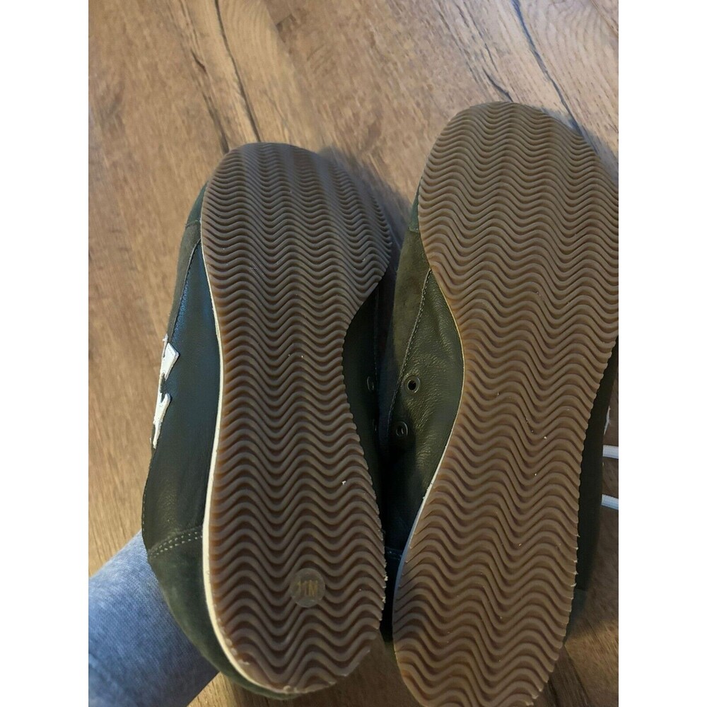 Stylish Women's Sneakers in Olive and White - Picture 4 of 5